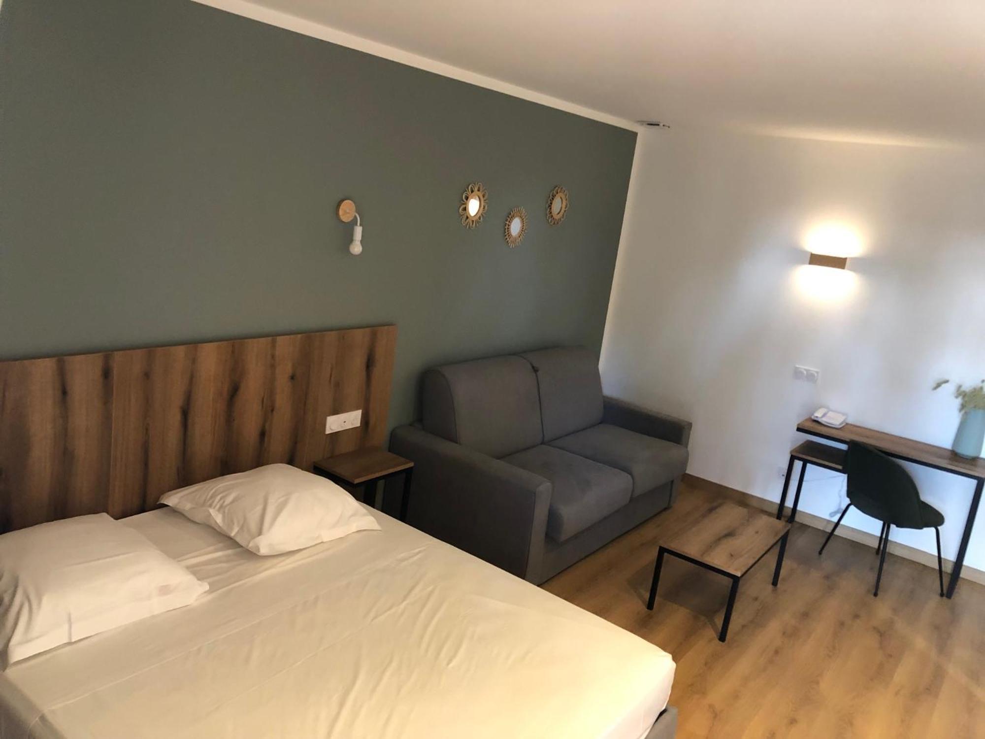 Auberge Les Oliviers Лучиана Екстериор снимка