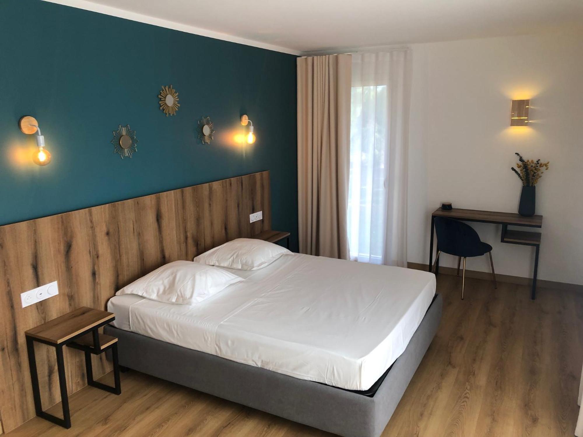 Auberge Les Oliviers Лучиана Екстериор снимка