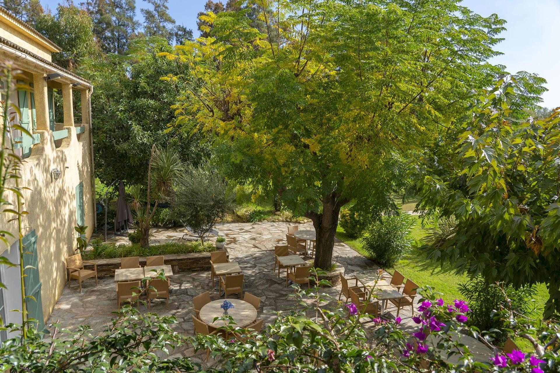 Auberge Les Oliviers Лучиана Екстериор снимка