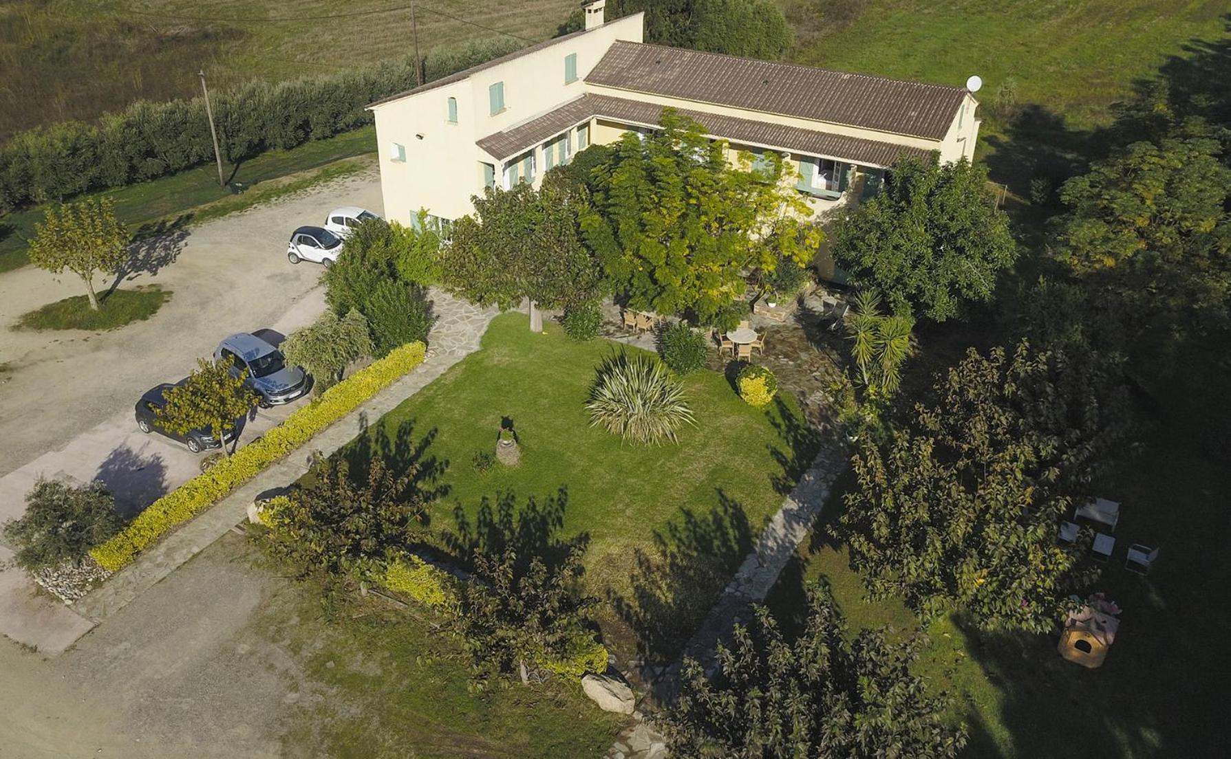 Auberge Les Oliviers Лучиана Екстериор снимка