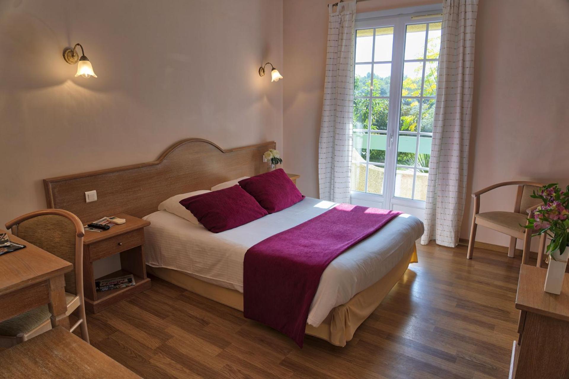 Auberge Les Oliviers Лучиана Екстериор снимка