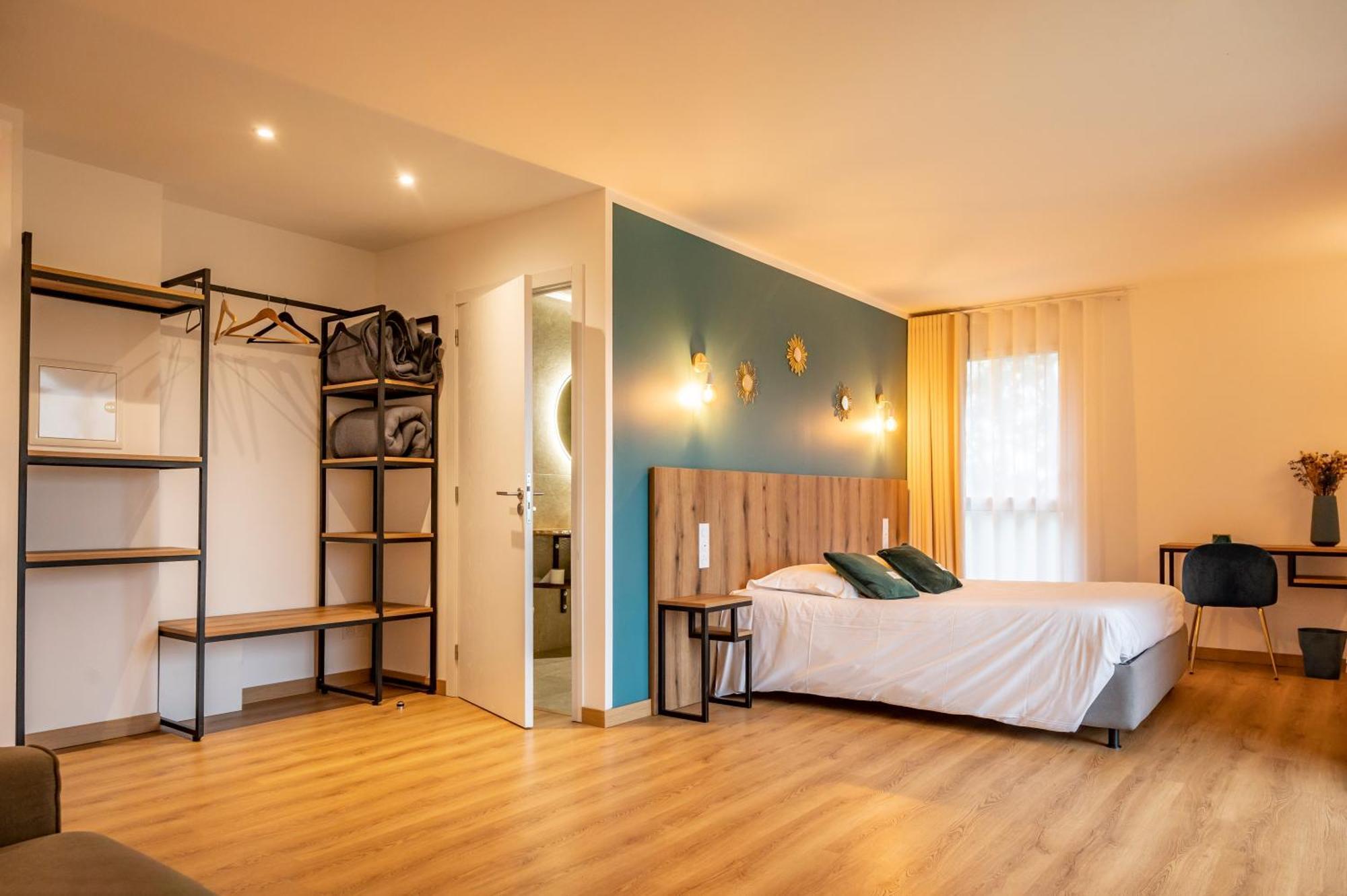 Auberge Les Oliviers Лучиана Екстериор снимка