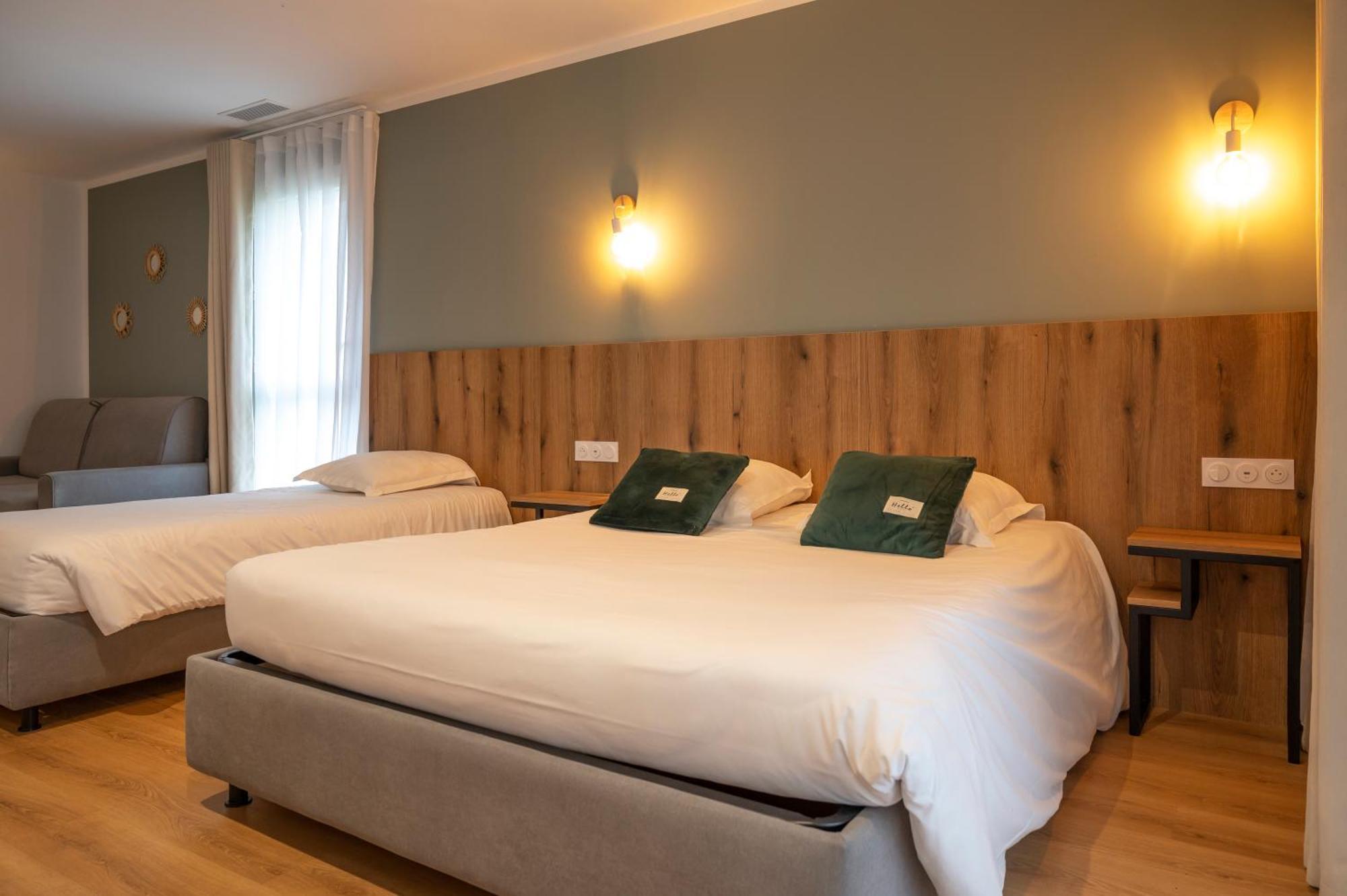 Auberge Les Oliviers Лучиана Екстериор снимка